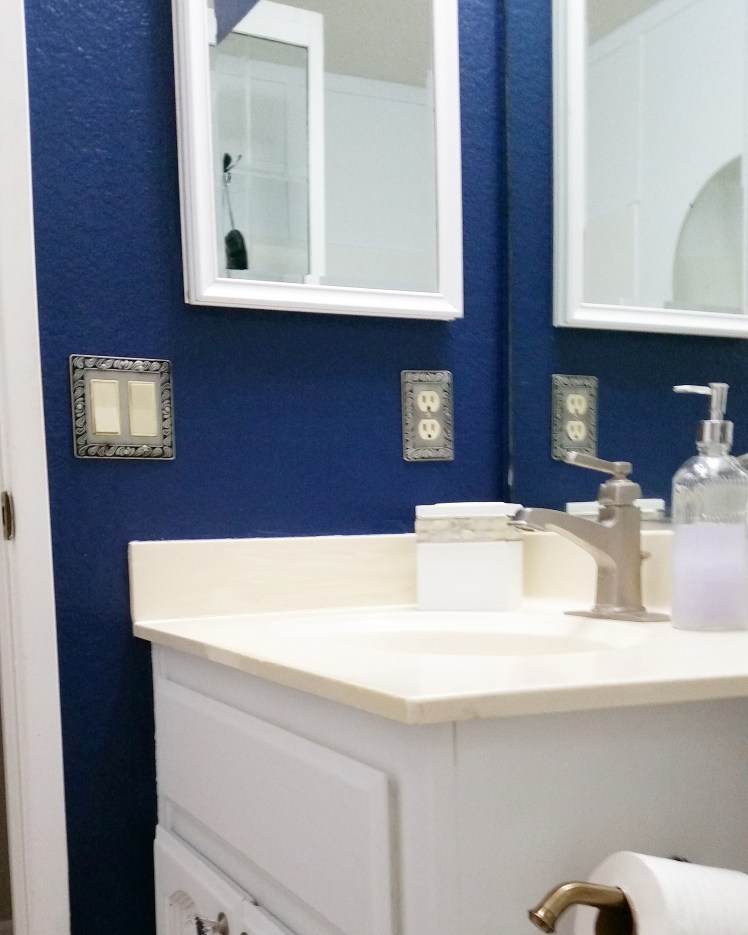 Loving our new navy and white!